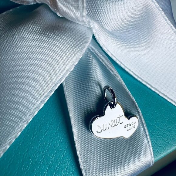 💕 RARE Tiffany & Co. 925 Sweetheart Charm 💕 - Picture 2 of 2